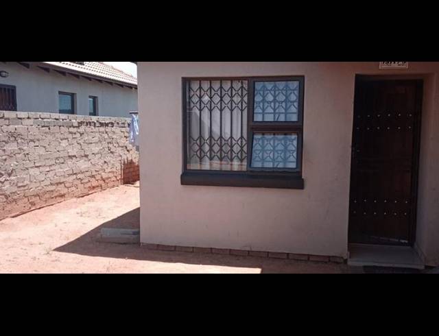 3 BEDROOM HOUSE FOR SALE IN SOSHANGUVE EAST